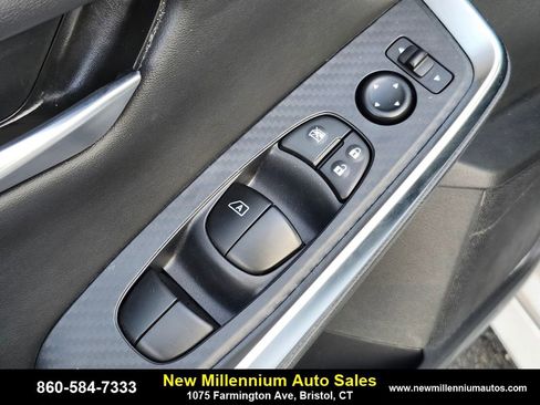 Used 2025 Nissan Sentra SR image 16