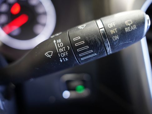 Used 2019 GMC Acadia SLT image 15