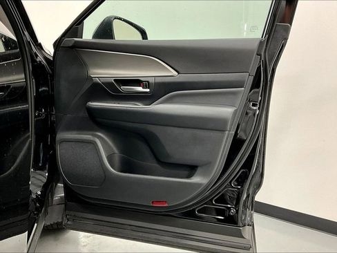 Used 2025 Toyota Grand Highlander AWD image 22