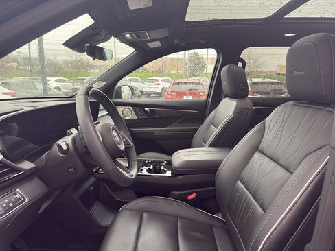 Used 2025 Buick Enclave Avenir w/ Super Cruise Package image 9