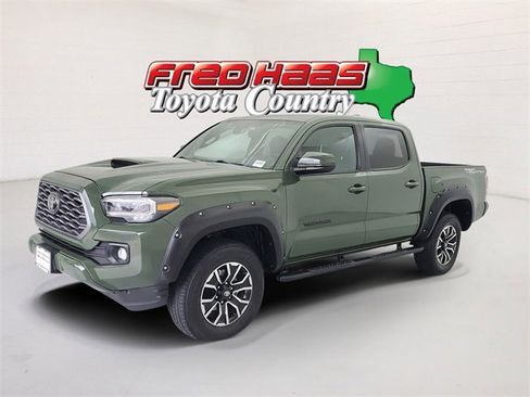 Used 2021 Toyota Tacoma TRD Sport w/ Technology Package image 1
