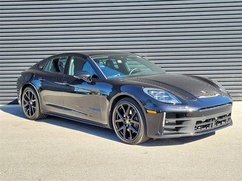 Certified 2024 Porsche Panamera 4 image 9