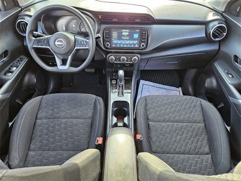Used 2023 Nissan Kicks SV image 12
