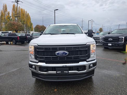 New 2026 Ford F250 XL w/ XL Chrome Package image 2