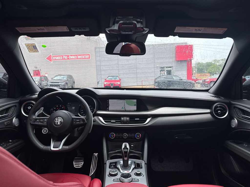 Used 2023 Alfa Romeo Stelvio Veloce AWD/4WD image 34