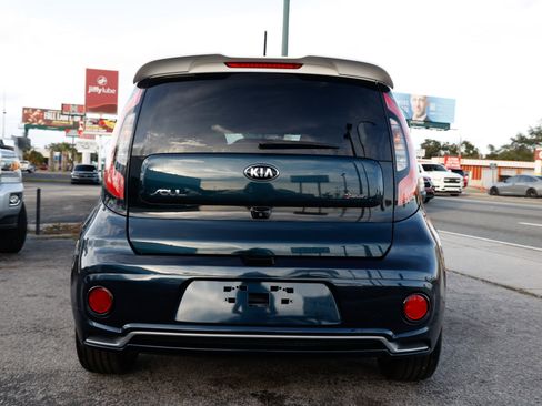 Used 2018 Kia Soul + image 12