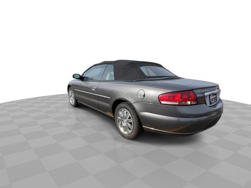 Used 2005 Chrysler Sebring Limited image 6