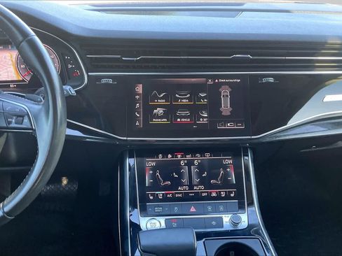 Used 2019 Audi Q8 Premium Plus w/ Premium Plus AWD/4WD image 7
