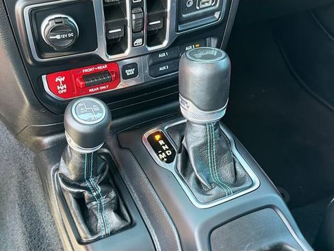 Used 2023 Jeep Wrangler Unlimited Rubicon 4xe AWD/4WD image 17