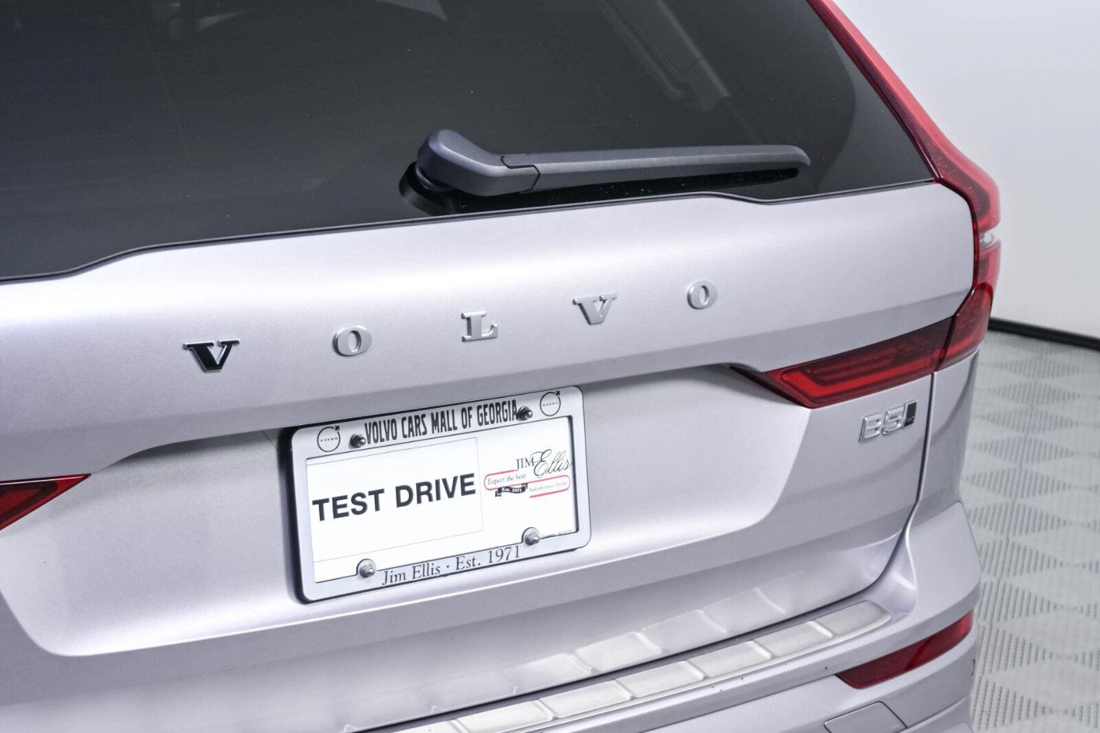Certified 2026 Volvo XC60 B5 Plus AWD/4WD image 34