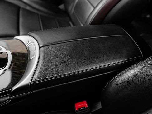 Used 2018 Mercedes-Benz GLC 350e 4MATIC image 28