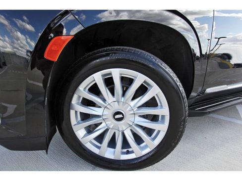 Certified 2024 Cadillac Escalade Luxury image 32