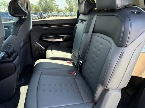 New 2026 Kia EV9 Wind image 17