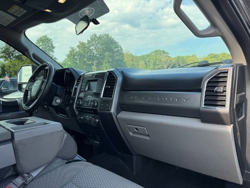 Used 2018 Ford F250 XLT w/ XLT Value Package AWD/4WD image 19