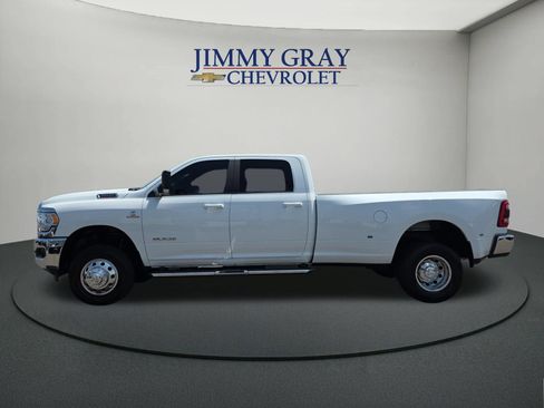 Used 2022 RAM 3500 Big Horn w/ Level C Equiment Group AWD/4WD image 2