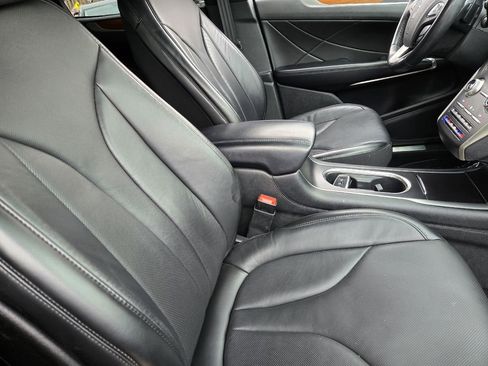 Used 2019 Lincoln MKC Reserve image 24