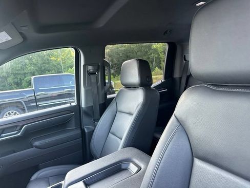 Used 2025 GMC Sierra 1500 SLT RWD image 10