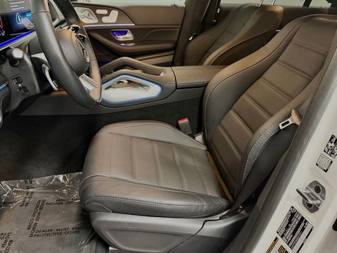 Used 2025 Mercedes-Benz GLS 450 4MATIC image 23