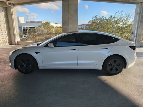 Used 2022 Tesla Model 3 Long Range image 8