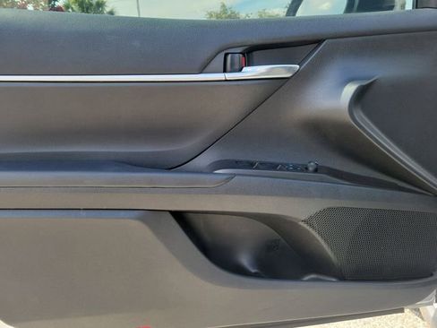 Used 2022 Toyota Camry SE FWD image 18