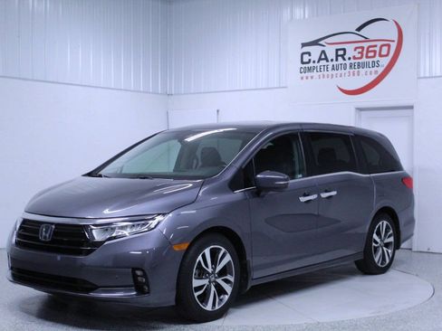 Used 2022 Honda Odyssey Touring image 2