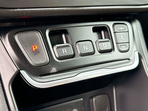 Used 2020 GMC Terrain SLE w/ Driver Convenience Package image 17