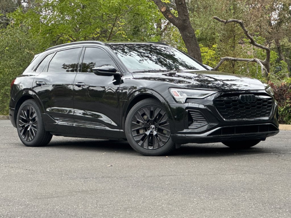 Used 2024 Audi Q8 e-tron Prestige w/ Prestige Package AWD/4WD image 2