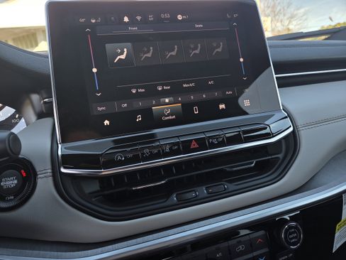 New 2026 Jeep Compass Limited image 6