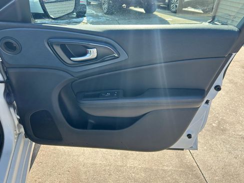 Used 2015 Chrysler 200 S w/ Comfort Group image 17