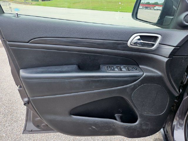 Used 2021 Jeep Grand Cherokee Laredo AWD/4WD image 10