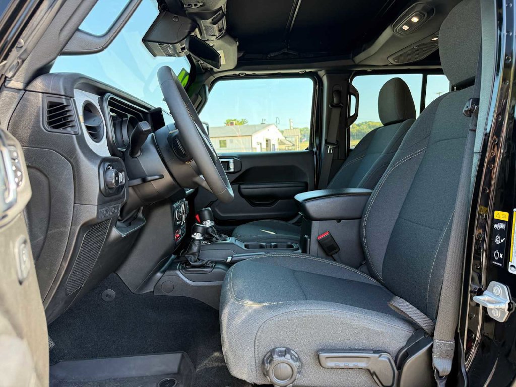 Used 2024 Jeep Wrangler Unlimited Sport AWD/4WD image 18