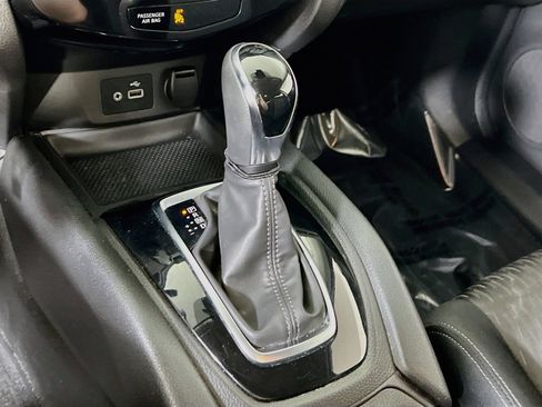 Used 2019 Nissan Rogue S image 16
