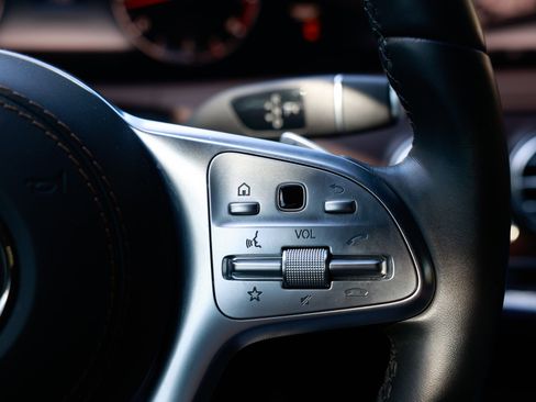 Used 2019 Mercedes-Benz S 560 Sedan image 34