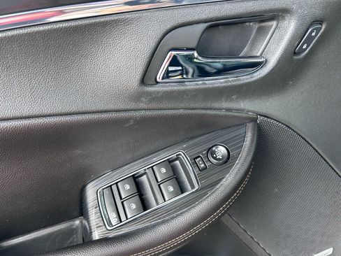 Used 2019 Chevrolet Impala Premier FWD image 19