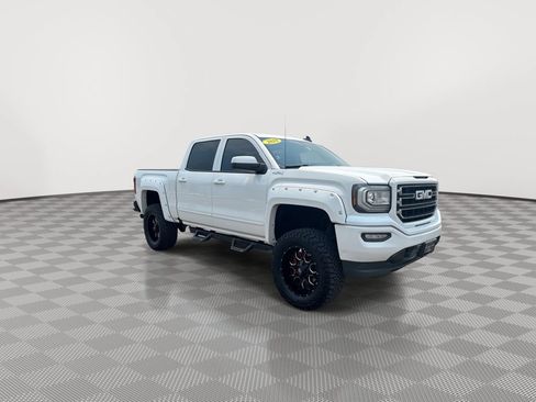 Used 2018 GMC Sierra 1500 SLE w/ SLE Value Package AWD/4WD image 2