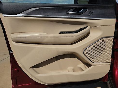 New 2025 Jeep Grand Cherokee L Limited w/ Trailer Tow Package image 10