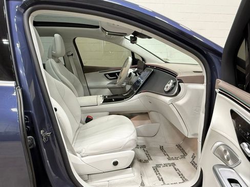 Used 2023 Mercedes-Benz EQE 350+ 4MATIC SUV w/ Exclusive Trim Package image 41