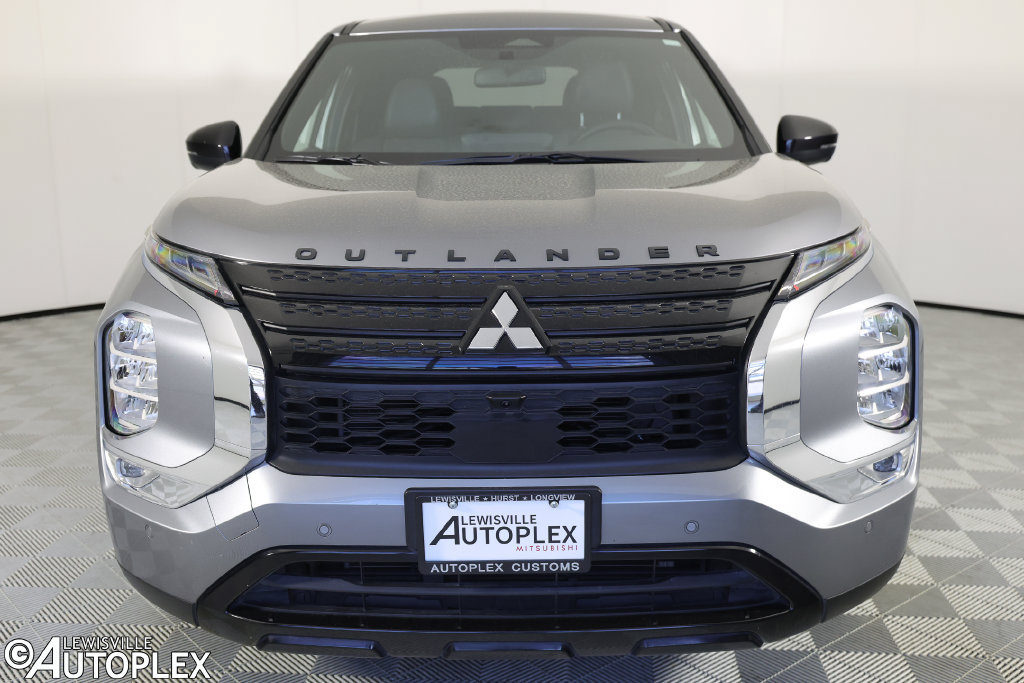 Used 2024 Mitsubishi Outlander SE Black Edition FWD image 2