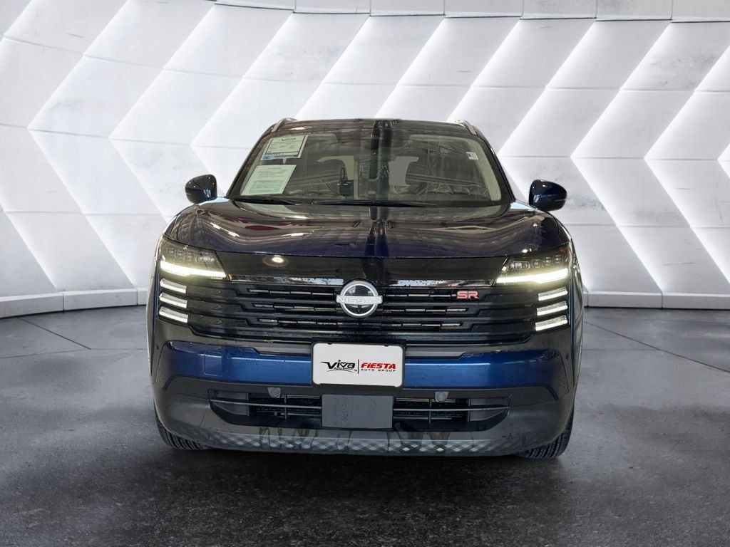 Used 2025 Nissan Kicks SR AWD/4WD image 2