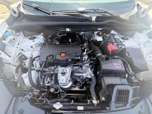 Used 2026 Honda HR-V Sport image 33