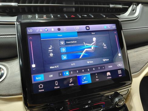 Used 2023 Jeep Grand Cherokee L Limited image 39