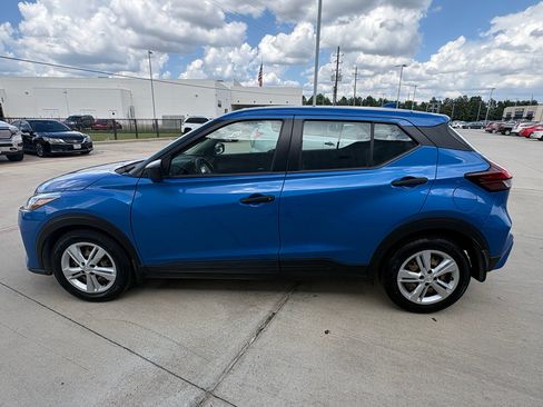 Used 2024 Nissan Kicks S FWD image 5