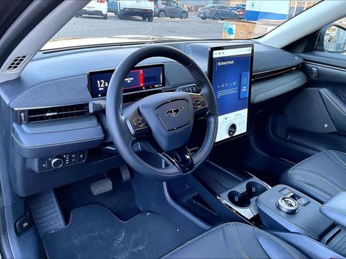 Used 2022 Ford Mustang Mach-E Premium image 17