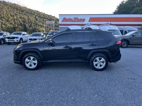 Used 2020 Toyota RAV4 XLE image 4