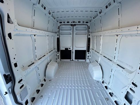Used 2025 RAM ProMaster 3500 w/ Convenience Group FWD image 13