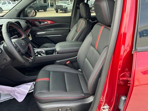 Used 2026 Chevrolet Traverse RS w/ LPO, Floor Liner Package AWD/4WD image 12