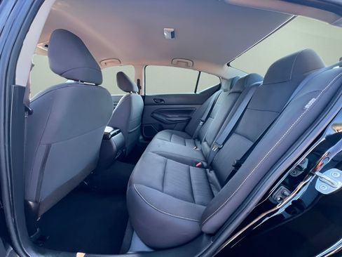 Used 2024 Nissan Altima 2.5 SV FWD image 17