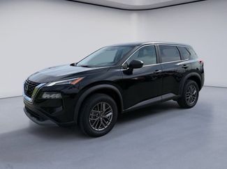 Used 2023 Nissan Rogue S video 1