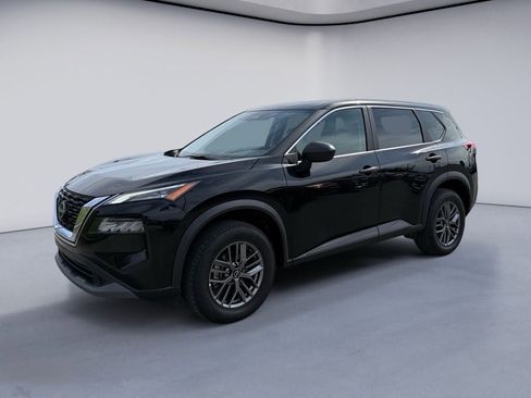 Used 2023 Nissan Rogue S image 1