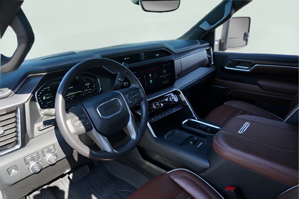 Used 2024 GMC Sierra 3500 Denali Ultimate AWD/4WD image 7